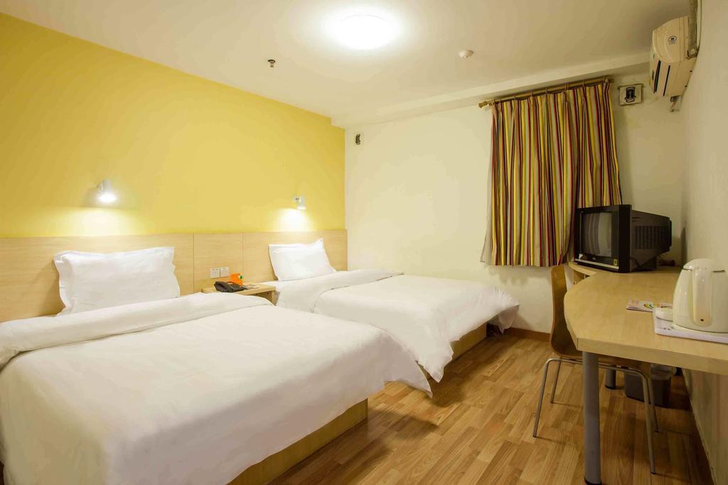7Days Inn Chengdu Yulin Province Stadium Room photo