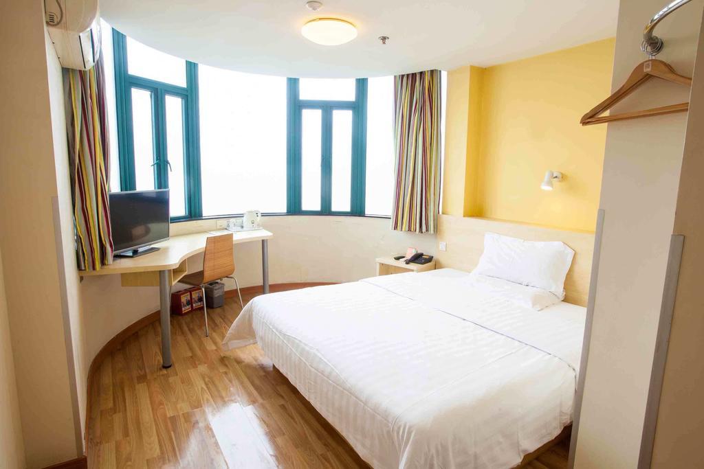 7Days Inn Chengdu Yulin Province Stadium Exterior photo